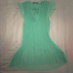 Elie Tahari light green/aquamarine pleated top XS